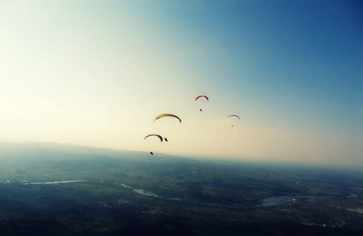 An Introduction to Paragliding
